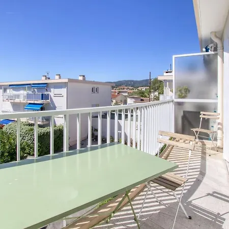 Bright 60m Near The Apartment
