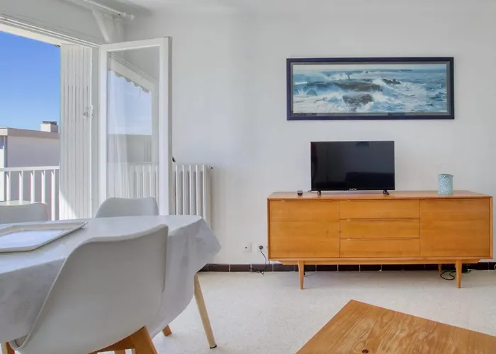 Appartement Bright 60m Near The *